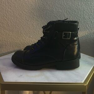 Girls boots wore a few times